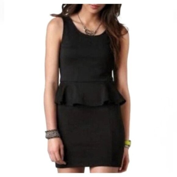 AEO Elegant Black Peplum Dress - Picture 4 of 9